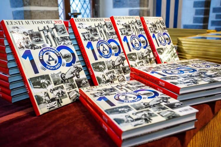 Uus aastaraamat on ilmunud. Foto: Pille Russi