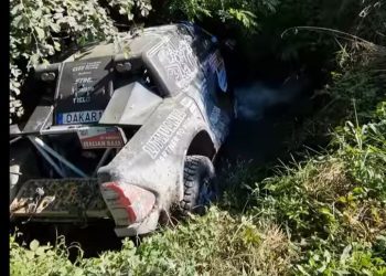 VIDEO: Dakariks valmistuv Eesti-Leedu rallipaar sõitis kraavi