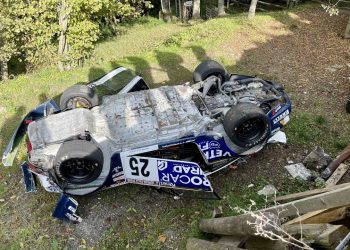 SanRemo ajalooliste autode võidusõidul vajus üks auto mäest alla – VIDEO