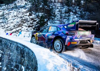 Sébastien Loeb ja Isabelle Galmiche Monte Carlo rallil 2022 Foto: Jaanus Ree / Red Bull Content Pool
