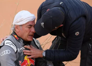 Carlos Sainz peale õnnetust Dakaril Foto: Getty Images