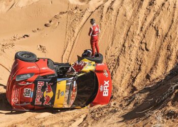 PILTUUDIS: Eilse etapi võitnud Loeb keeras oma auto külili