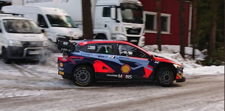 Neuville tänasel testil Foto: Juha Mäkkeli