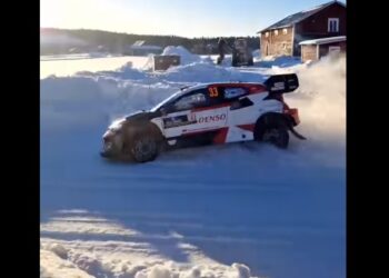 VIDEOD: Vaata kuidas Elfyn Evans Rootsi ralli kolmandal katsel lumehange sõitis