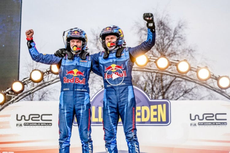 Ott Tänak ja Martin Järveoja 2023 aasta Rootsi rallil võitu tähistamas Foto: M-Sport