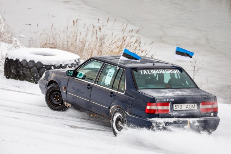 Volvo 960 ei ole just tüüpiline jäärajaauto. Sõidab Joonas Palmisto. Foto: Pille Russi
