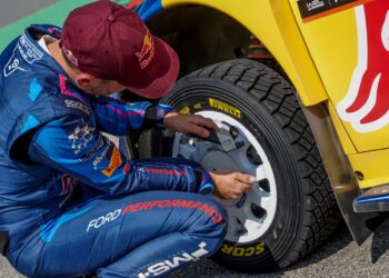 Nicolas Gilsoul Portugali rallil rehve kontrollimas. Foto: M-Sport