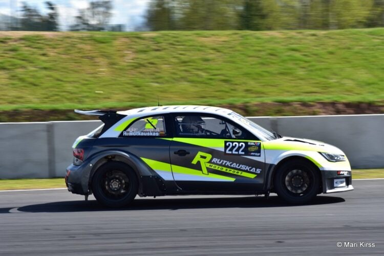 Rallikrossi Eesti meistrivõistlused algasid põnevate sõitudega Raassillal – FOTOGALERII