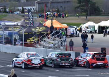 Rallikrossi Eesti meistrivõistlused algasid põnevate sõitudega Raassillal – FOTOGALERII