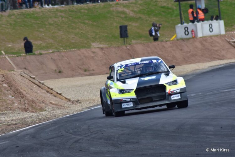 Rallikrossi Eesti meistrivõistlused algasid põnevate sõitudega Raassillal – FOTOGALERII