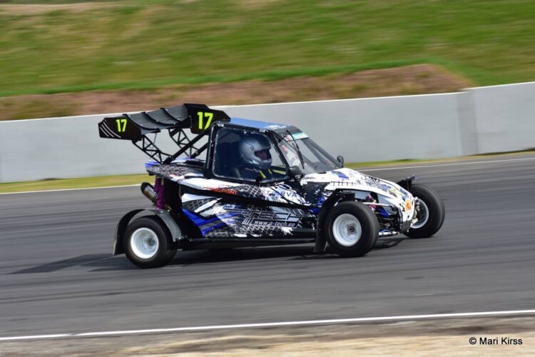 Rallikrossi Eesti meistrivõistlused algasid põnevate sõitudega Raassillal – FOTOGALERII