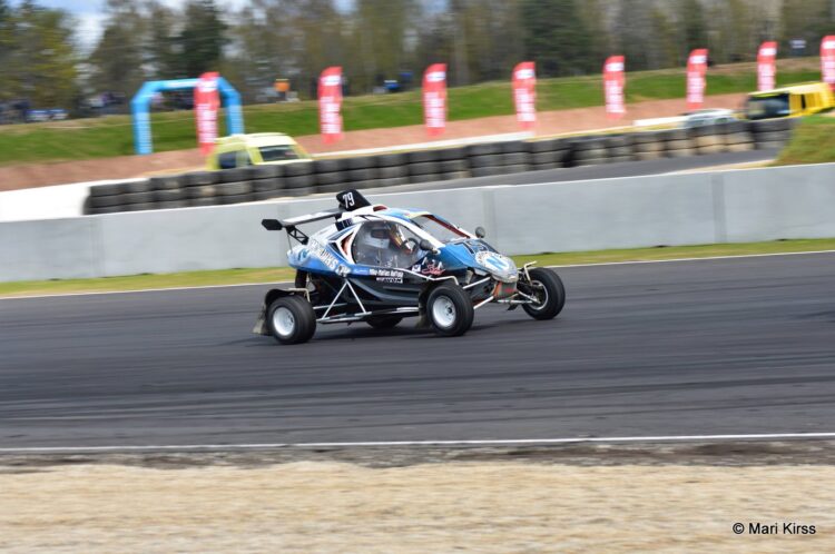 Rallikrossi Eesti meistrivõistlused algasid põnevate sõitudega Raassillal – FOTOGALERII