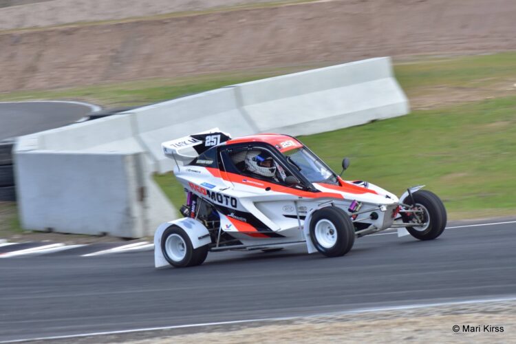 Rallikrossi Eesti meistrivõistlused algasid põnevate sõitudega Raassillal – FOTOGALERII