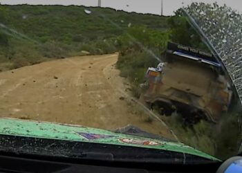 VIDEO: Pierre-Louis Loubet lõpetas reedese võistluspäeva kraavis