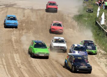 Hondaga võistelnud Sander Roosimaa (nr 91) nautis võidurõõmu nii esiveoliste klassis kui superfinaalis. Foto: Kalle Allik