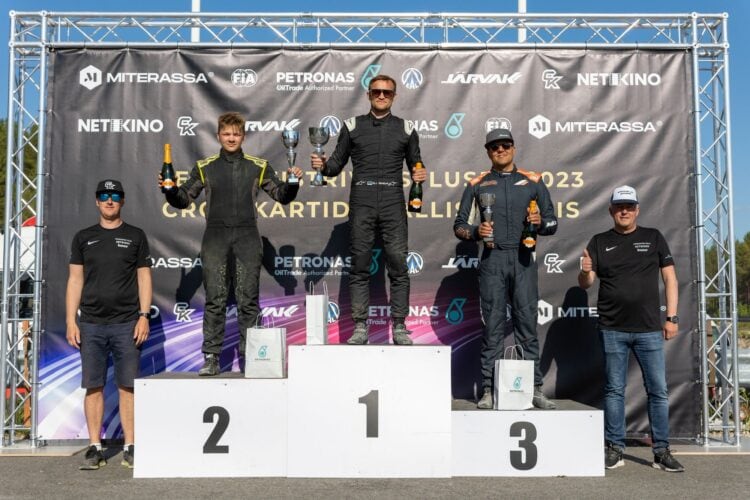 II etapi poodium: võitja Martin Järveoja, II koht Martin Juga ja III koht Marko Ringenberg. Fotod: Alari Jüriöö