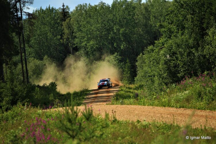 GALERII: Ka Toyota alustas Lõuna-Eesti teedel Rally Estonia eelsete testidega