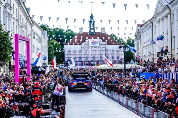 Vinged kaadrid: Rally Estonia sai alguse võimsa avatseremooniaga