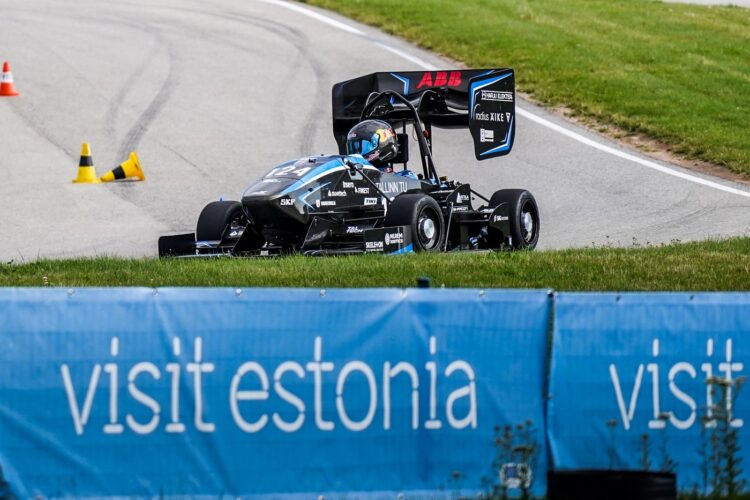 FOTOGALERII: Ott Tänak käis legendaarset Eesti tudengivormelit proovimas!