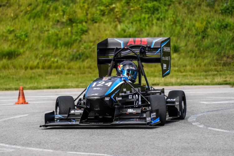 FOTOGALERII: Ott Tänak käis legendaarset Eesti tudengivormelit proovimas!