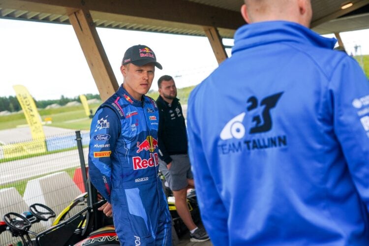 FOTOGALERII: Ott Tänak käis legendaarset Eesti tudengivormelit proovimas!