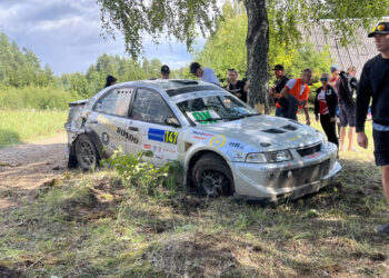 Rally Estonia ainsa naisekipaaži võistlus lõppes juba teisel kiiruskatsel – VIDEOD