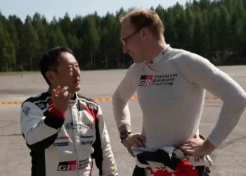 Akio Toyoda ja Jari-Matti Latvala. Foto: Toyota Gazoo Racing