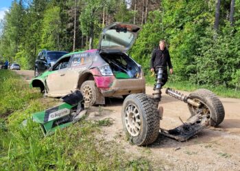 Kindlat neljandat kohta hoidnud Raul Jeets keeras viimasel katsel auto katusele! – PILDID