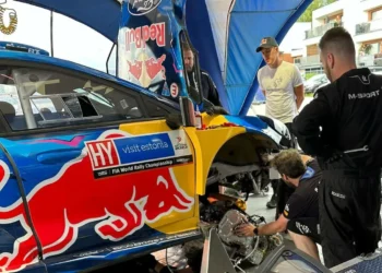 Ott Tänaku Ford Rally Estonia hoolduspargis Autor/allikas: WRC.com