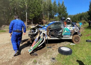 Mario Parra ja Matias Leiva võistlusmasin peale õnnetust Foto: Maxi Ibañez