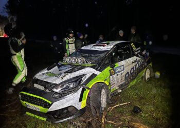 EMV3 klassi liidrite Saaremaa ralli lõppes teisel kiiruskatsel “katusega”! – PILDID