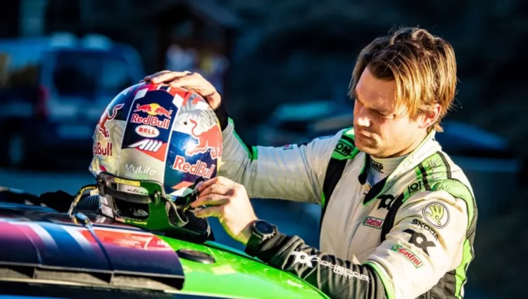 Andreas Mikkelsen. Foto: Skoda Motorsport