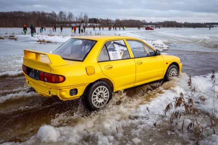 GALERII: Jäärajasari algas keerulise võistlusega Korijärvel