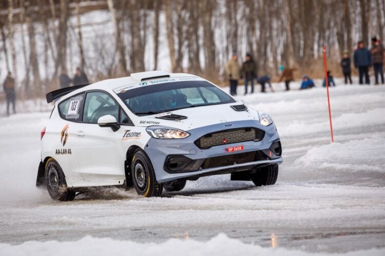 GALERII: Jäärajasari algas keerulise võistlusega Korijärvel