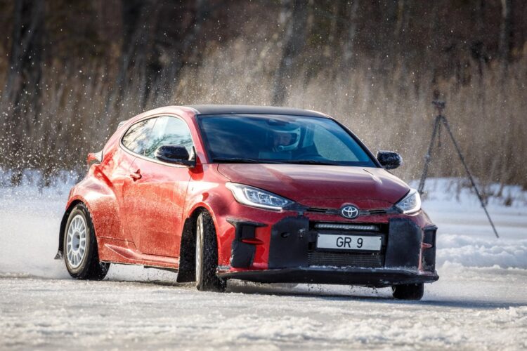 GALERII: Jäärajasari algas keerulise võistlusega Korijärvel