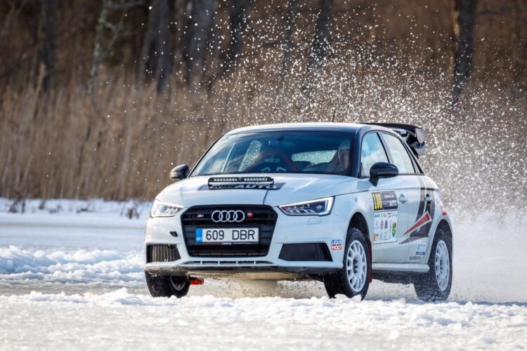 GALERII: Jäärajasari algas keerulise võistlusega Korijärvel