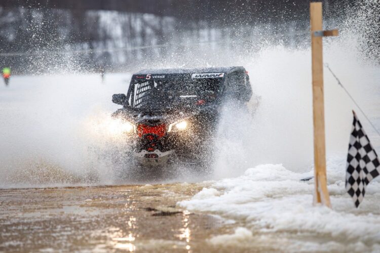 GALERII: Jäärajasari algas keerulise võistlusega Korijärvel
