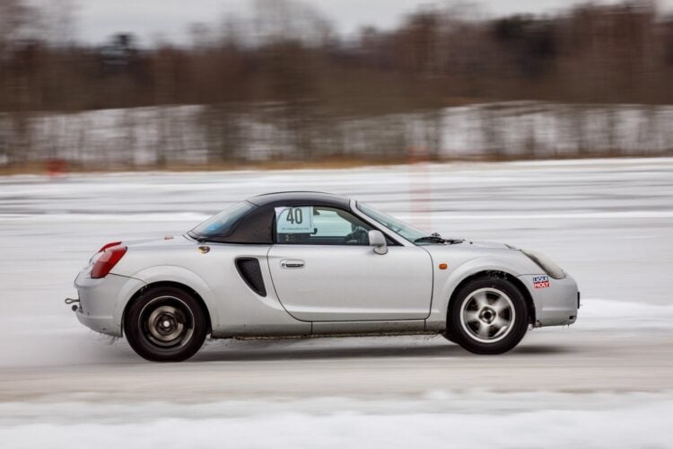 GALERII: Jäärajasari algas keerulise võistlusega Korijärvel