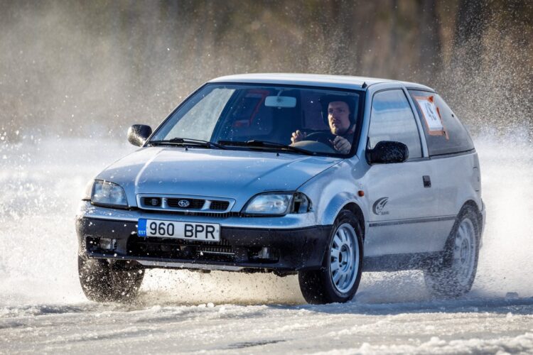 GALERII: Jäärajasari algas keerulise võistlusega Korijärvel