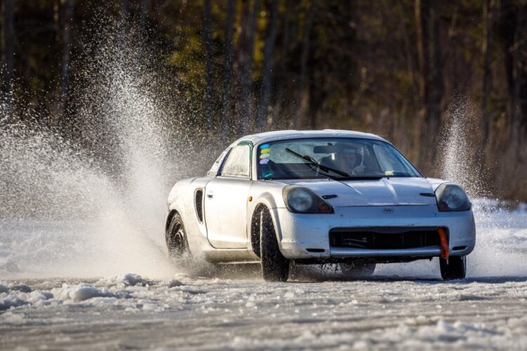 GALERII: Jäärajasari algas keerulise võistlusega Korijärvel