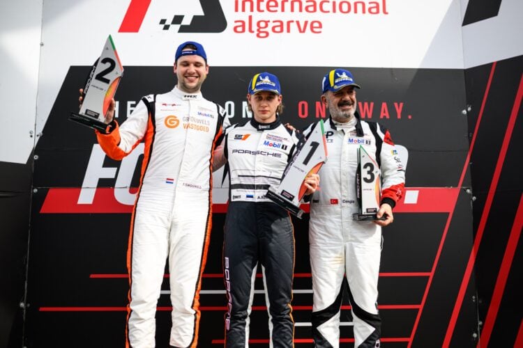 Alex Reimann (keskel) saavutas Portugalis esikoha. Foto: EST1 Racing