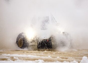 Sulailmad on toonud jääle vee. Foto: Pille Russi