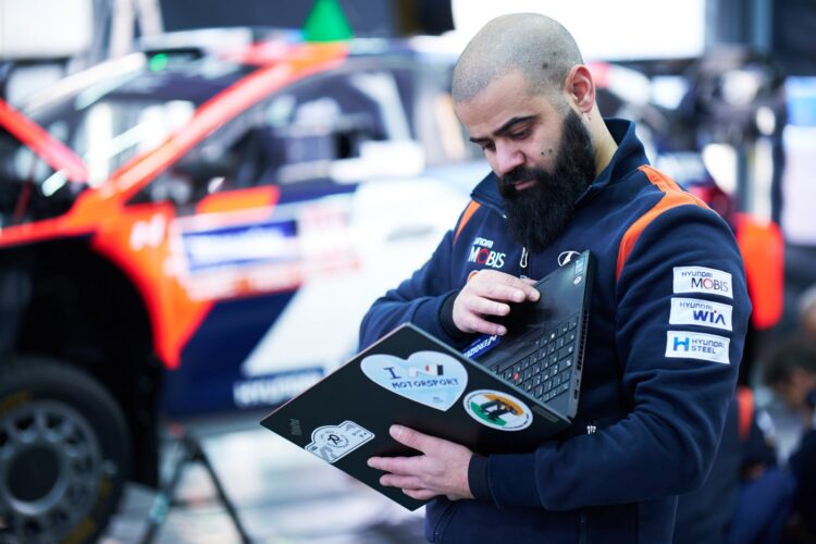PILDID: Hyundai meeskonna viimased ettevalmistused Rootsi MM-ralliks!