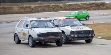 Fredi Veeväli (vasakpoolne auto) oli esiveoliste klassi kolmas ja superfinaali võitja. Fotod: Ave Pärn