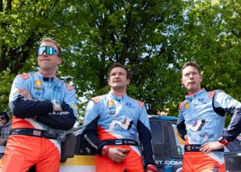 Paremalt: Martijn Wydaeghe, Martin Jarveoja ja Tortstein Eriksen, Foto: Dufour Fabien / Hyundai Motorsport GmbH