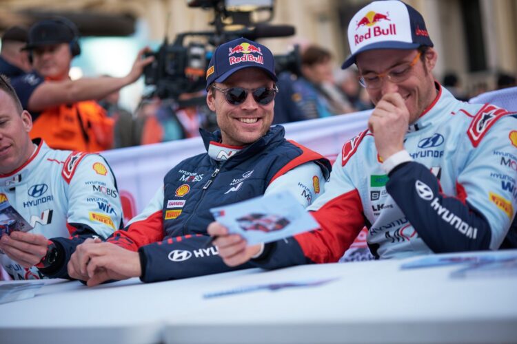 Andreas Mikkelsen (keskel), Monte Carlo 2024 Foto: Romain Thuillier / Hyundai Motorsport GmbH