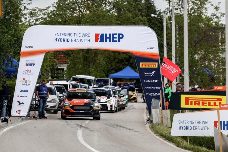 Vägevat sõitu tegev Romet Jürgenson võttis esimese katsevõidu ning edestas ka suurema klassi masinaid!