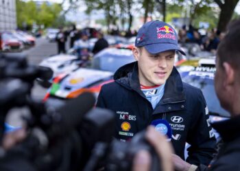 Ott Tänak andmas intervjuud Horvaatia rallil. Foto: Austral Worldwide / Hyundai Motorsport GmbH