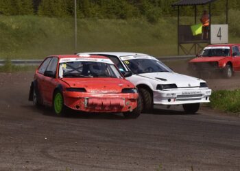 Võidusõit oli põnev, aktsioonis on Riho Loit ja Henri Muld. Foto: Taivo Treumuth