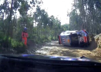 PILDID: Pepe Lopez keeras oma Fordi Portugali teisel kiiruskatsel üle katuse